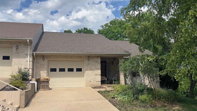 Photo - 124 Fairground Rd