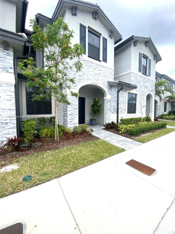 Building Photo - 13248 SW 286th St Rental
