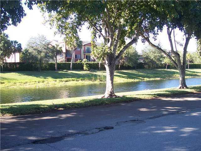 Building Photo - 1140 Lake Victoria Dr Unit J Rental