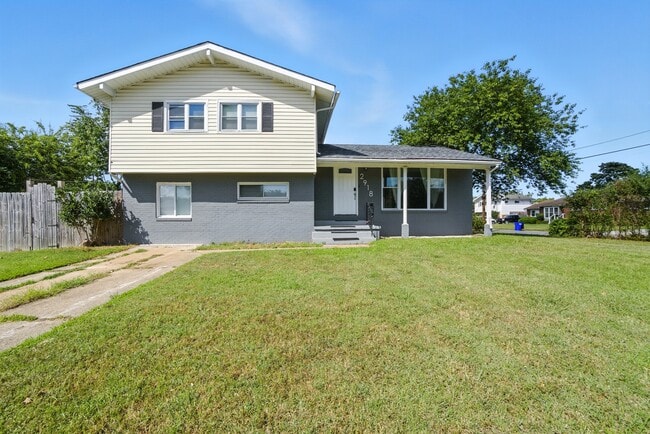 Photo - 2918 Somerset Ln