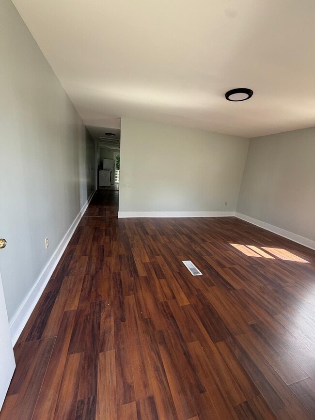 9-9 Summit Ave