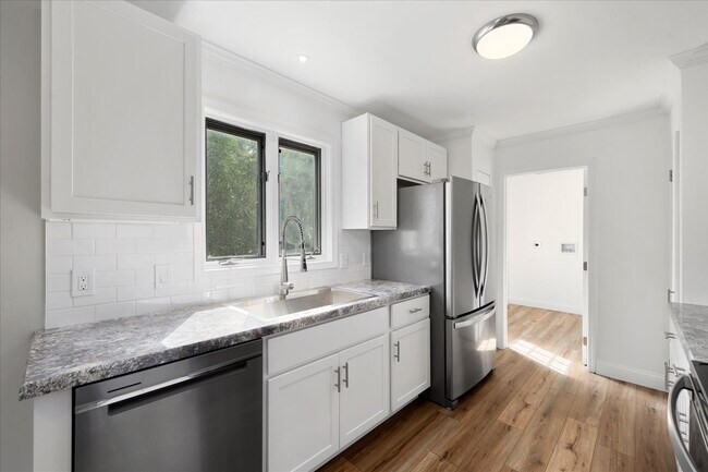 Photo - 2 Old Plank Rd Unit 3A