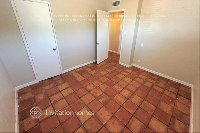 Photo - 4402 S Park Dr