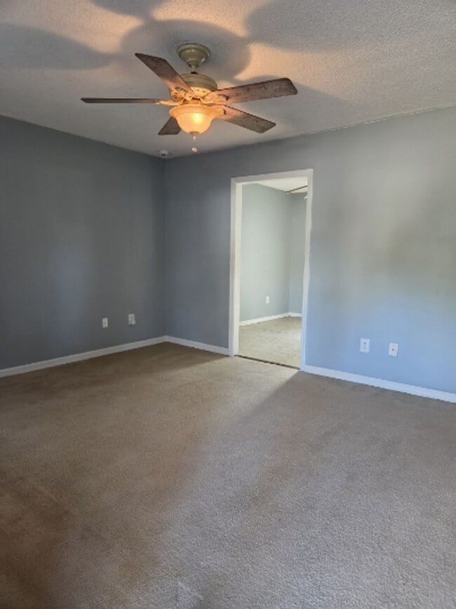 Photo - 182 Sequoia Cir