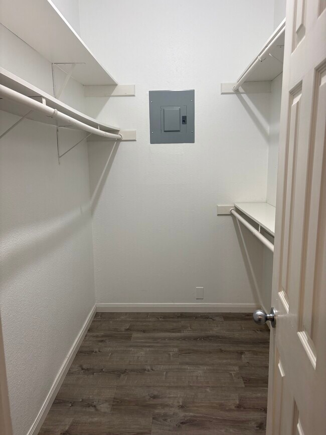 Walk in closet - 4209 Marathon Blvd Unit 102