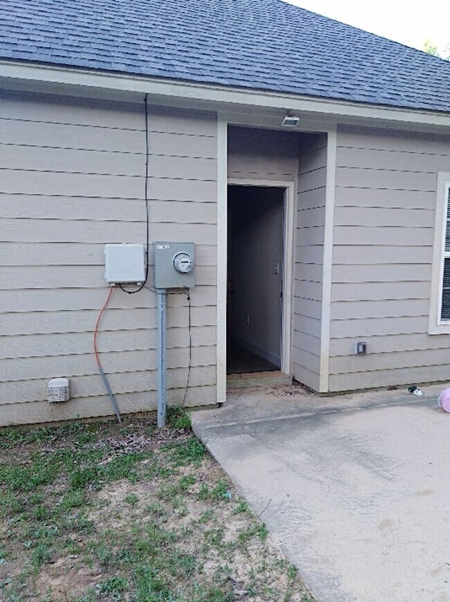 408 Shady Pk Cv