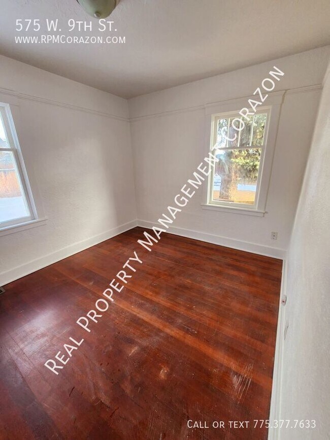 Photo - 575 W 9th St