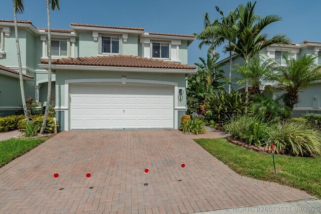 2146 Oakmont Dr