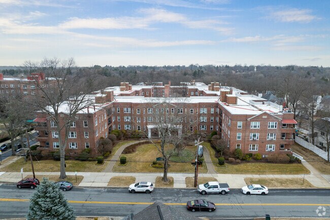 101 Old Mamaroneck Rd - Claridge House