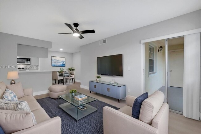 Building Photo - 1247 SW 46th Ave Unit 1314