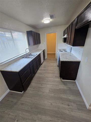 Photo - 1605 Willowbrook St