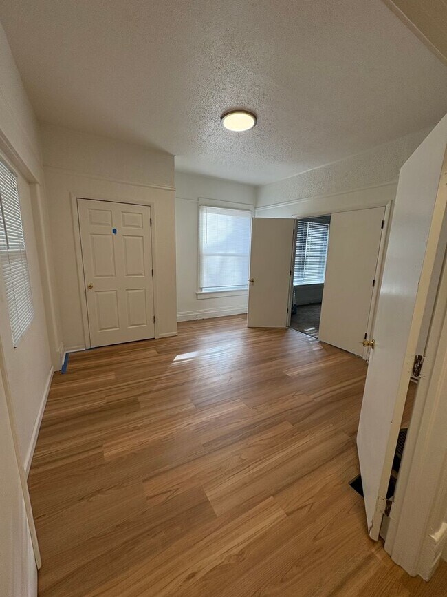 Photo - Beautiful 4 Bedroom, 2 Bath in Prime Location