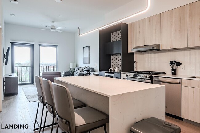 Photo - 2623 Keene St Unidad 517