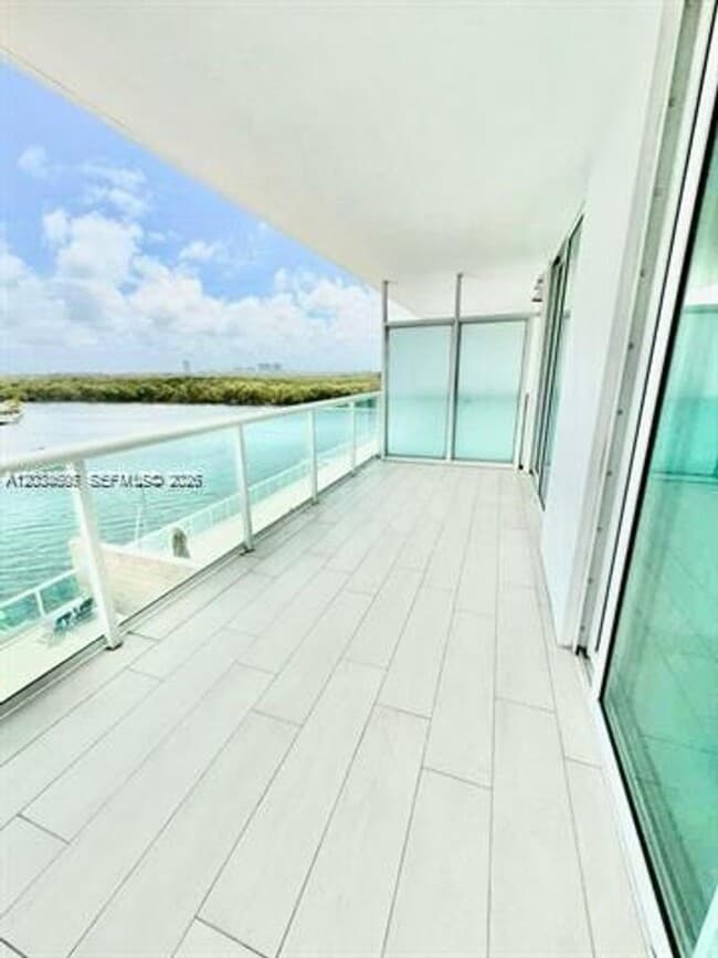 Photo - 400 Sunny Isles Blvd Unidad 400 Sunny Isles Blvd # 817
