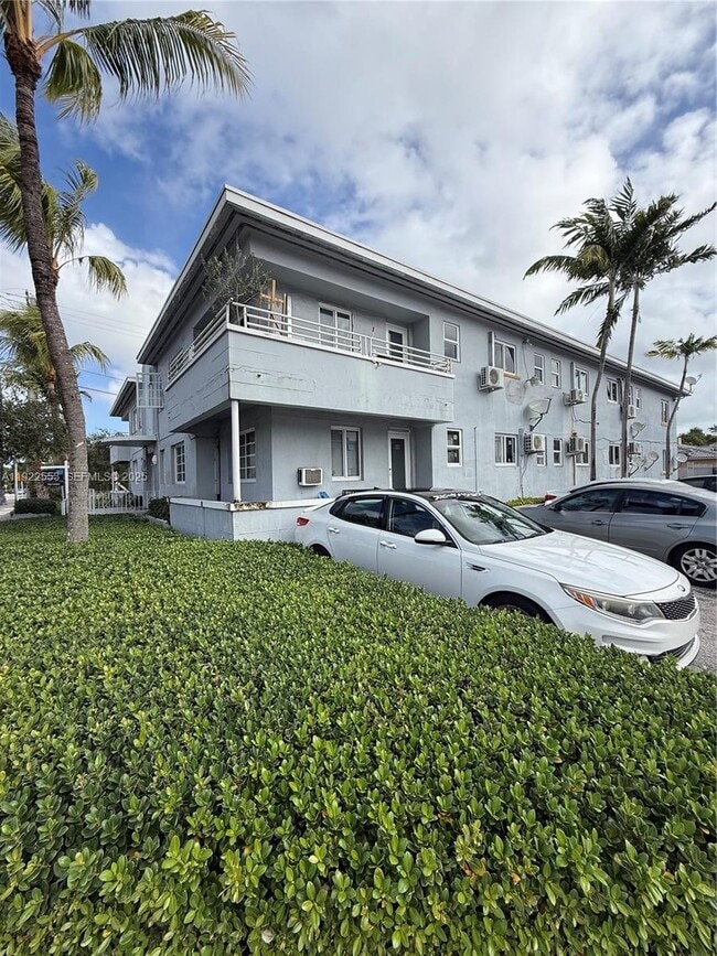 Building Photo - 5305 Biscayne Blvd Unit 109