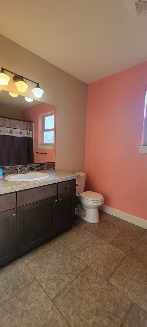 Photo - 125 S Ash St