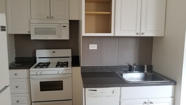 Photo - 4409 N Kenneth Ave Unit 2B