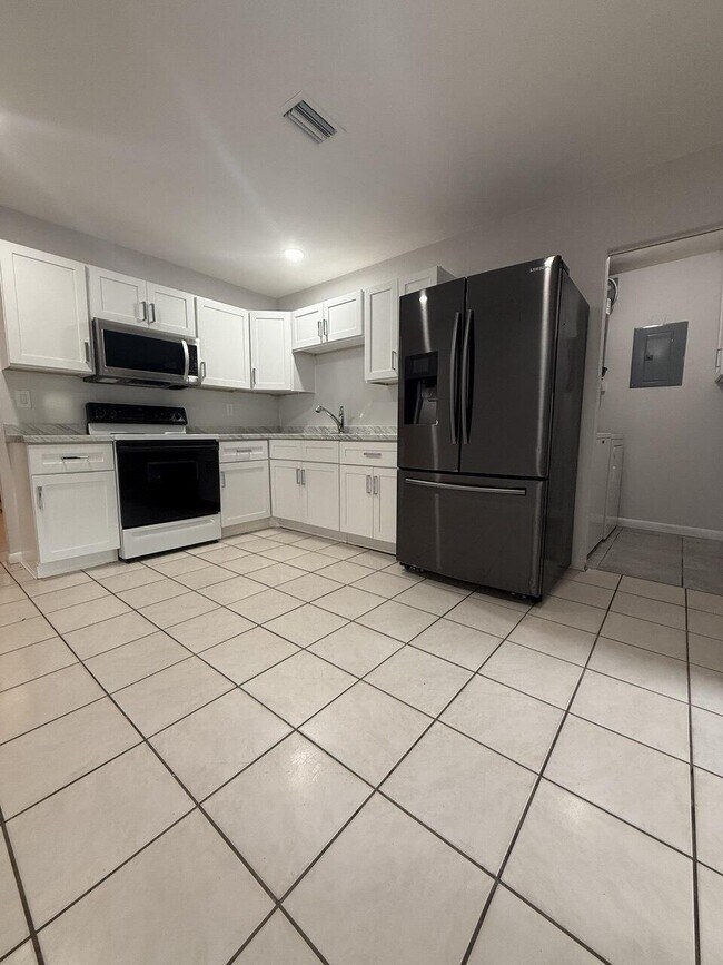 Photo - 231 Evernia St Apartment