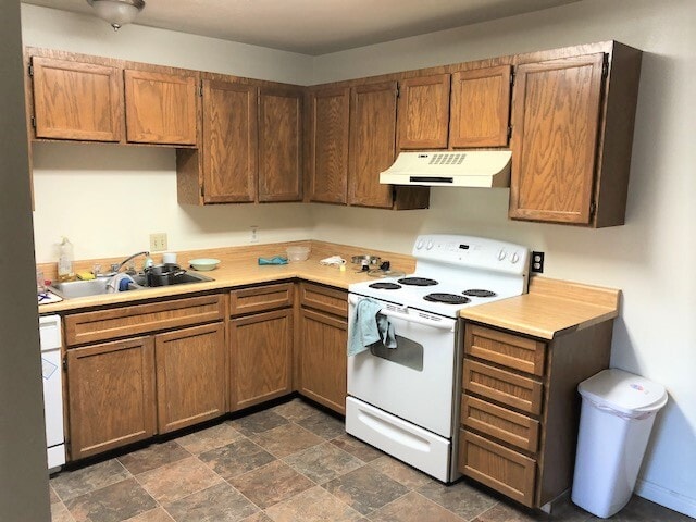 Huge Kitchen - Dishwasher/micro - 737 E 750 N St Unit 6