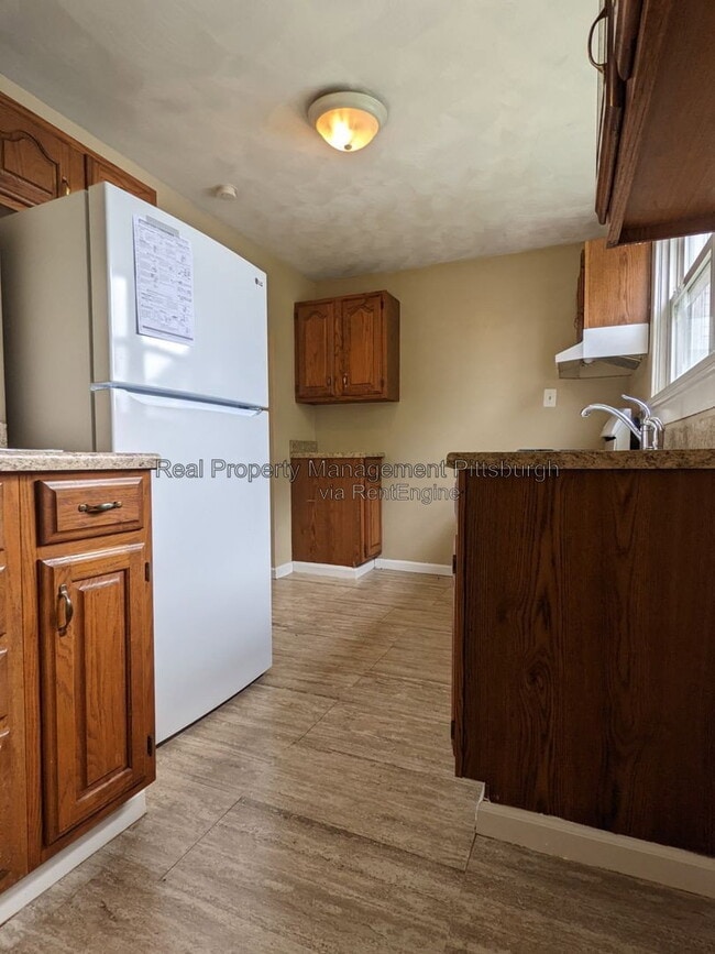 Photo - 302 W Miller Ave