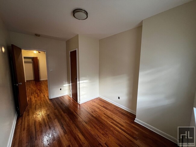 Photo - AMUNDSON AVENUE Unidad 2