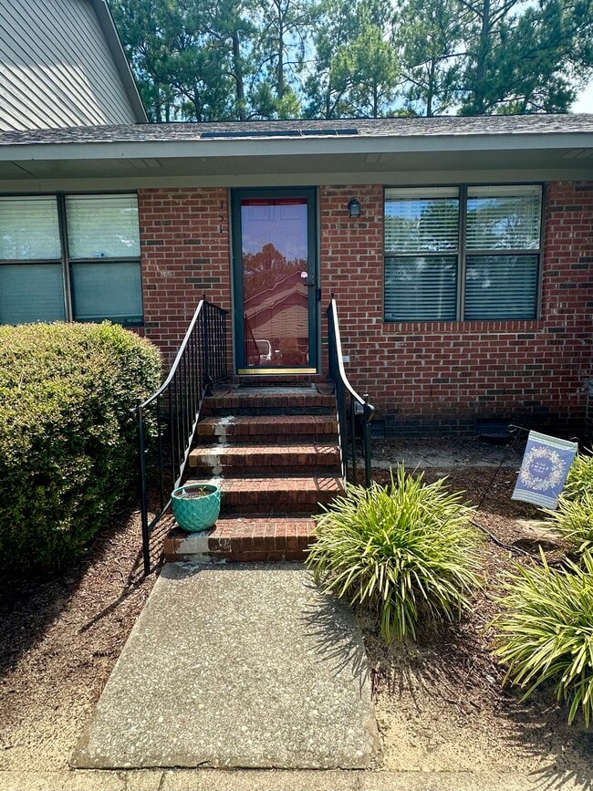 Building Photo - 151 Villa Dr Rental