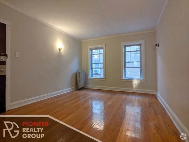 Building Photo - 2122 W Ainslie St Rental