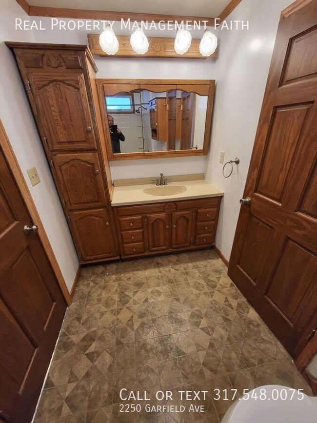 Photo - 2250 Garfield Ave