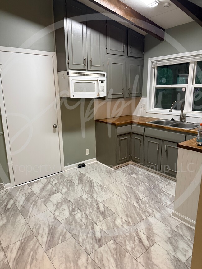Photo - 2815 S Collin Ave
