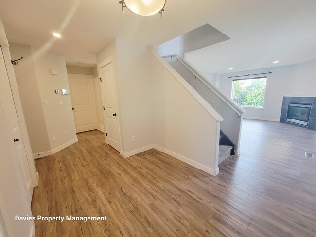 Photo - 17348-17348 8 Ave SW