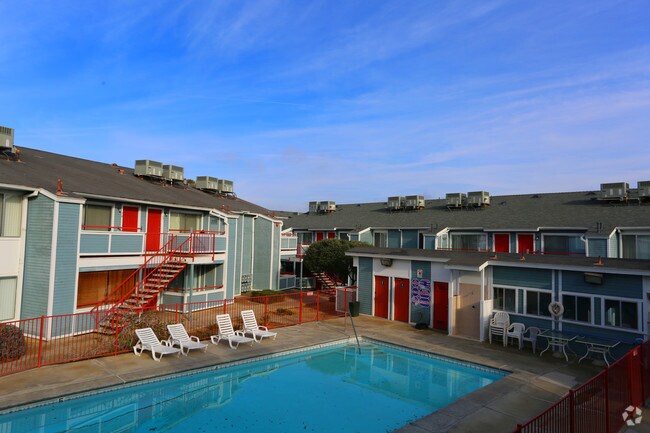 Creekside Apartments - Creekside Apartments