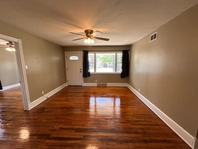 Photo - 345 Turkle Ave