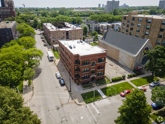 Building Photo - 6103 S Kenwood Ave Unit 3N Rental