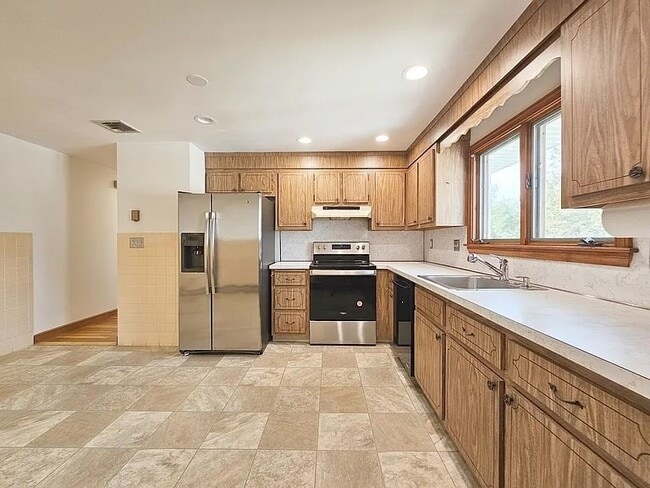 Photo - 50 Lee St Unit 2