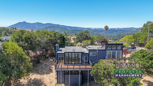 645 Fawn Dr
