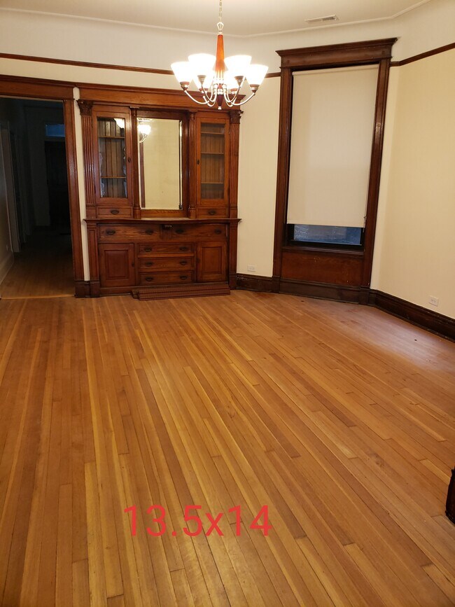 Comedor - 912 W Newport Ave