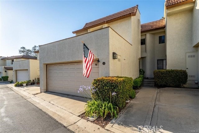 Photo - 875 Endicott Dr