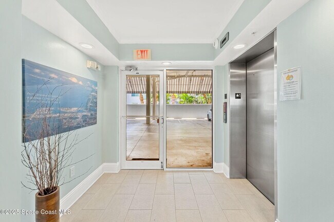Photo - 410 Hayes Ave Unit 203
