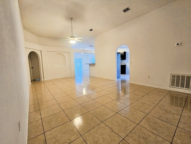 Photo - 921 Bristle Cone Ct