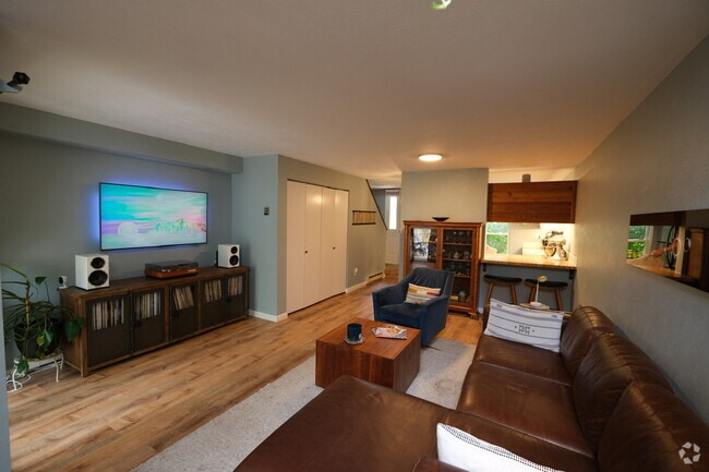 Building Photo - 4725 W Moorhead Cir Rental
