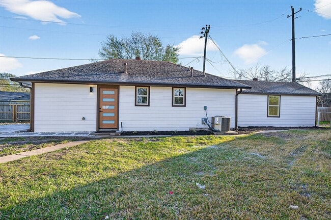 Building Photo - 6621 Jason St