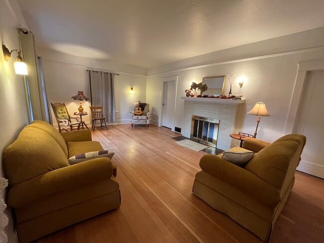 Sala de estar - 428 NW 7th St