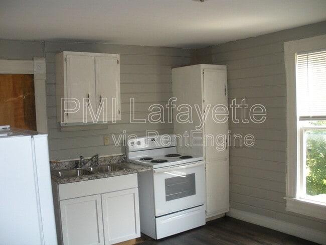 Photo - 120 W 3rd St