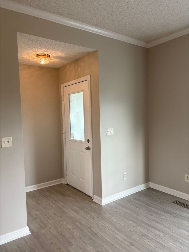 Photo - 718 Doak Rd
