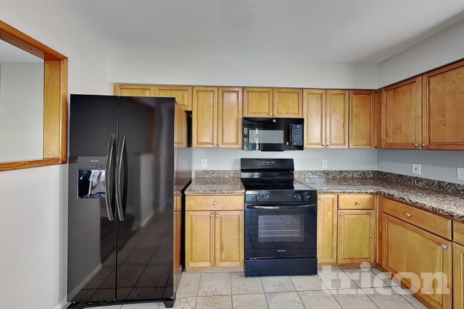 Photo - 1020 Red Oak Cir