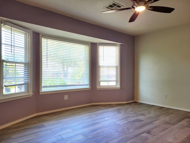 Photo - 6226 N Vermont Ave