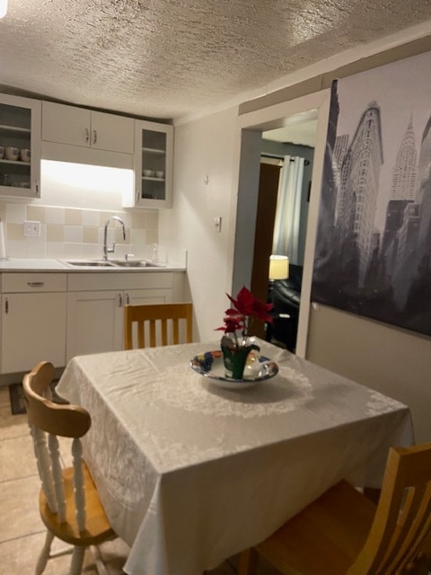 Comedor - 2873 White Oak Dr