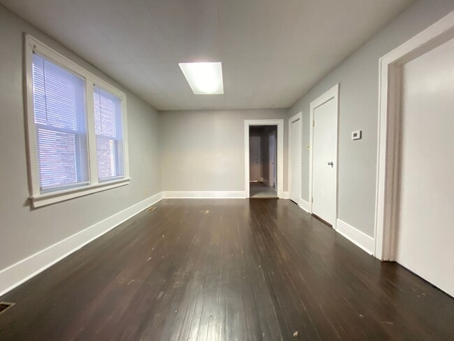 Photo - 2240 White Oak Ave Unit Front