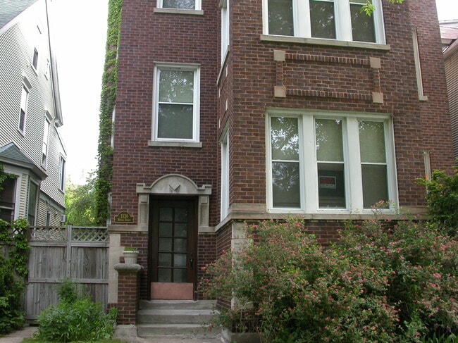 Building Photo - 1338 W Winona St Unit 3 Rental