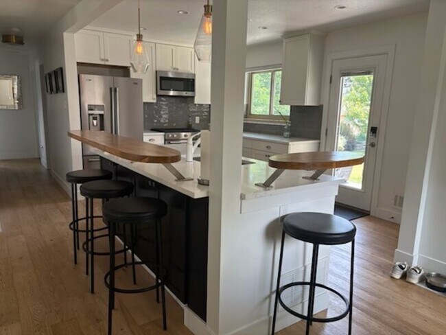 Photo - 550 Dudley St